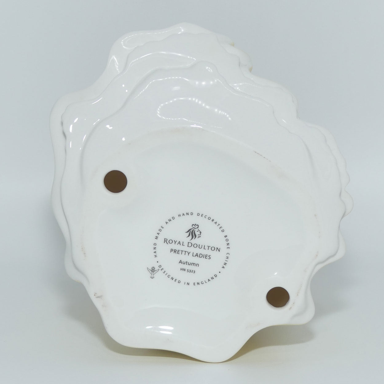 hn5323-royal-doulton-figure-autumn-four-seasons