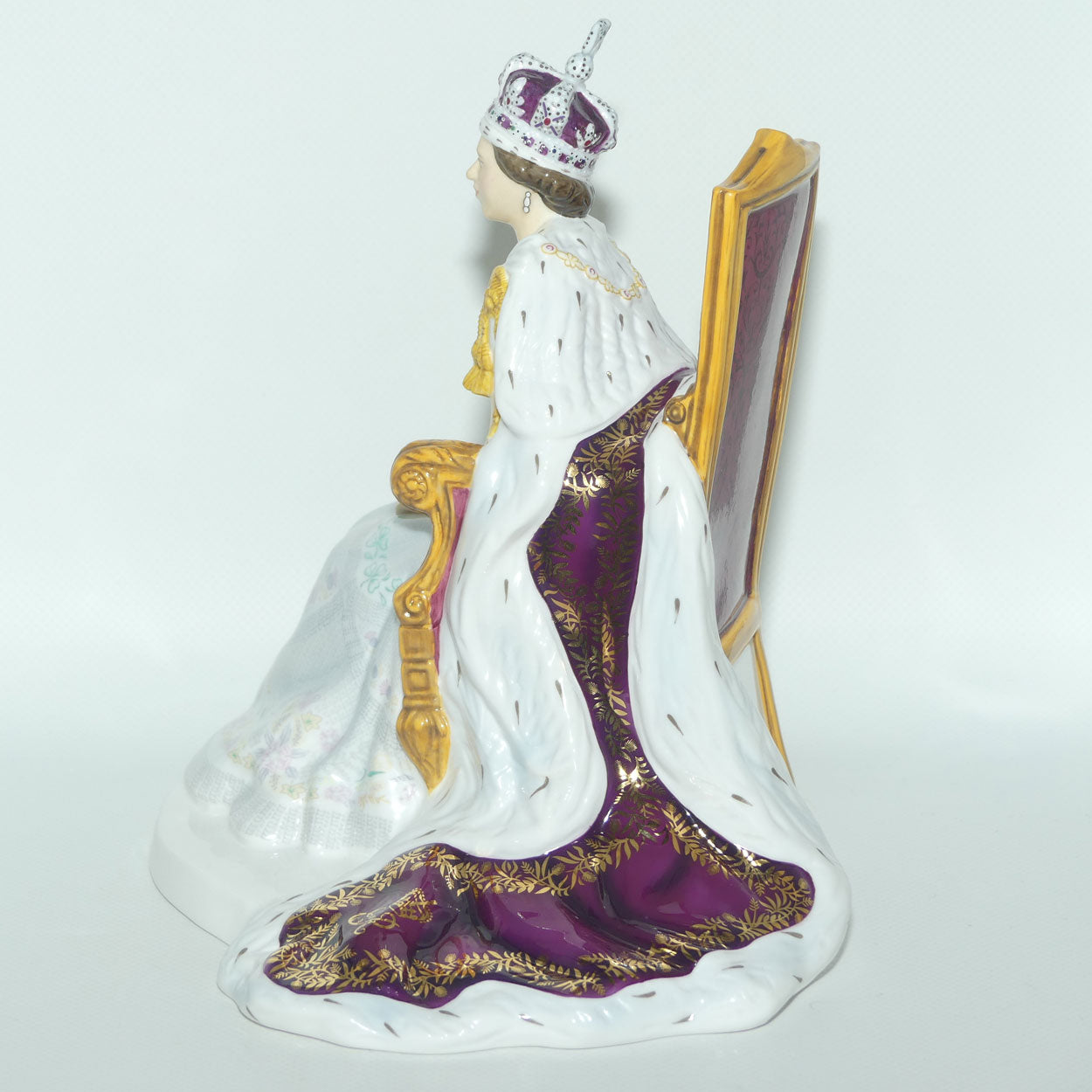 HN5582 Royal Doulton figure Her Majesty Queen Elizabeth II | Diamond Jubilee | LE3649/4000 | Box + Cert