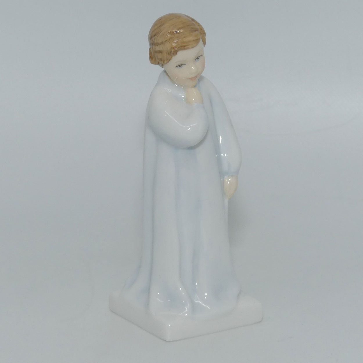 hn5648-royal-doulton-figure-darling-hn-icons-no-box