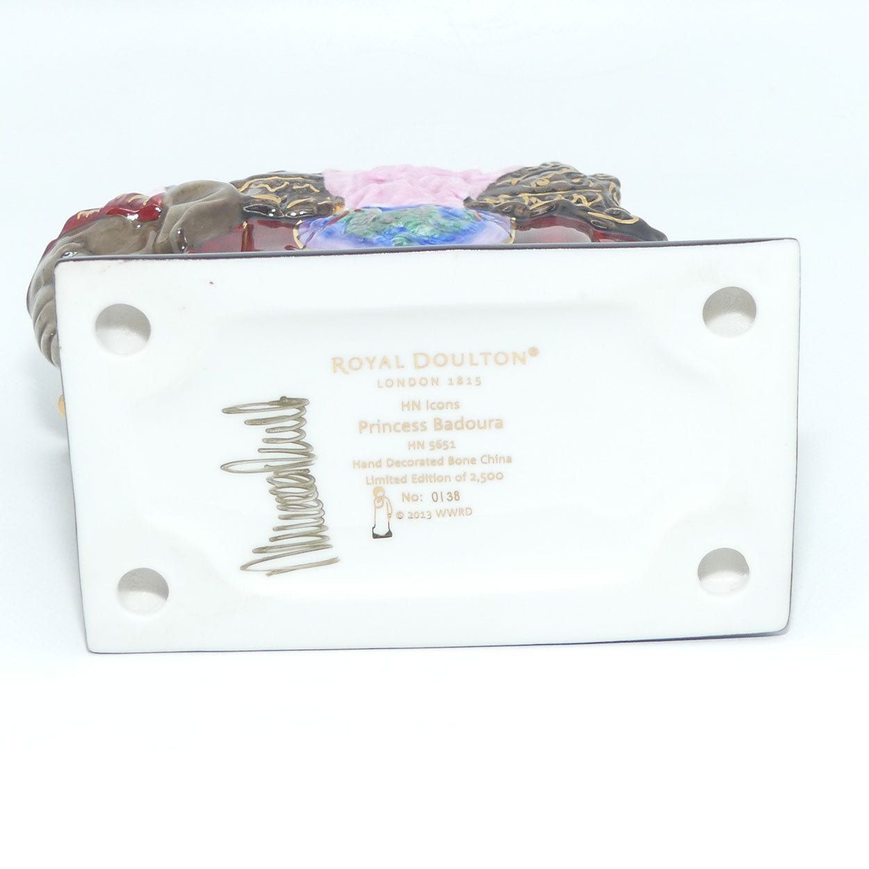 HN5651 Royal Doulton figurine Princess Badoura | HN Icons