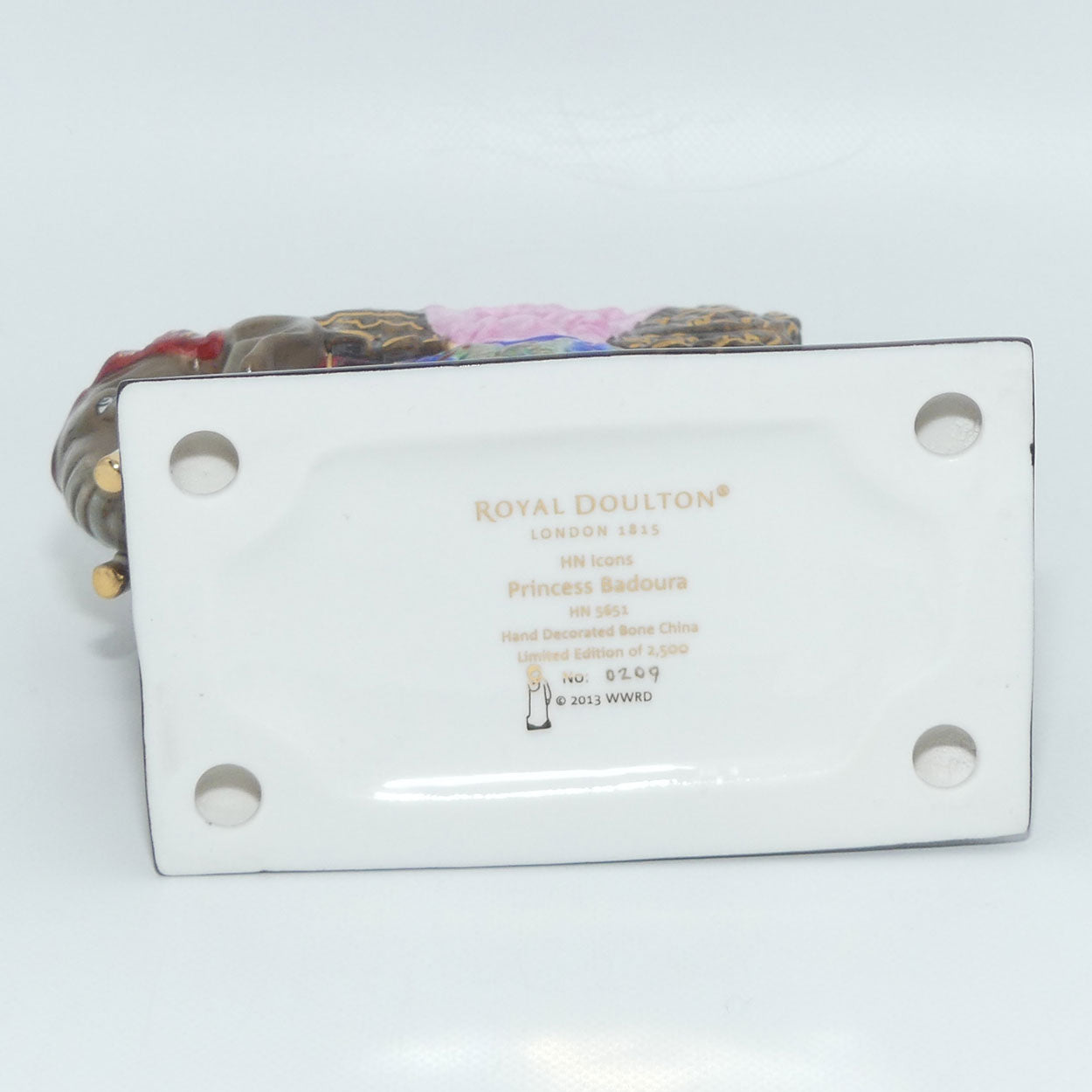 hn5651-royal-doulton-figure-princess-badoura-hn-icons