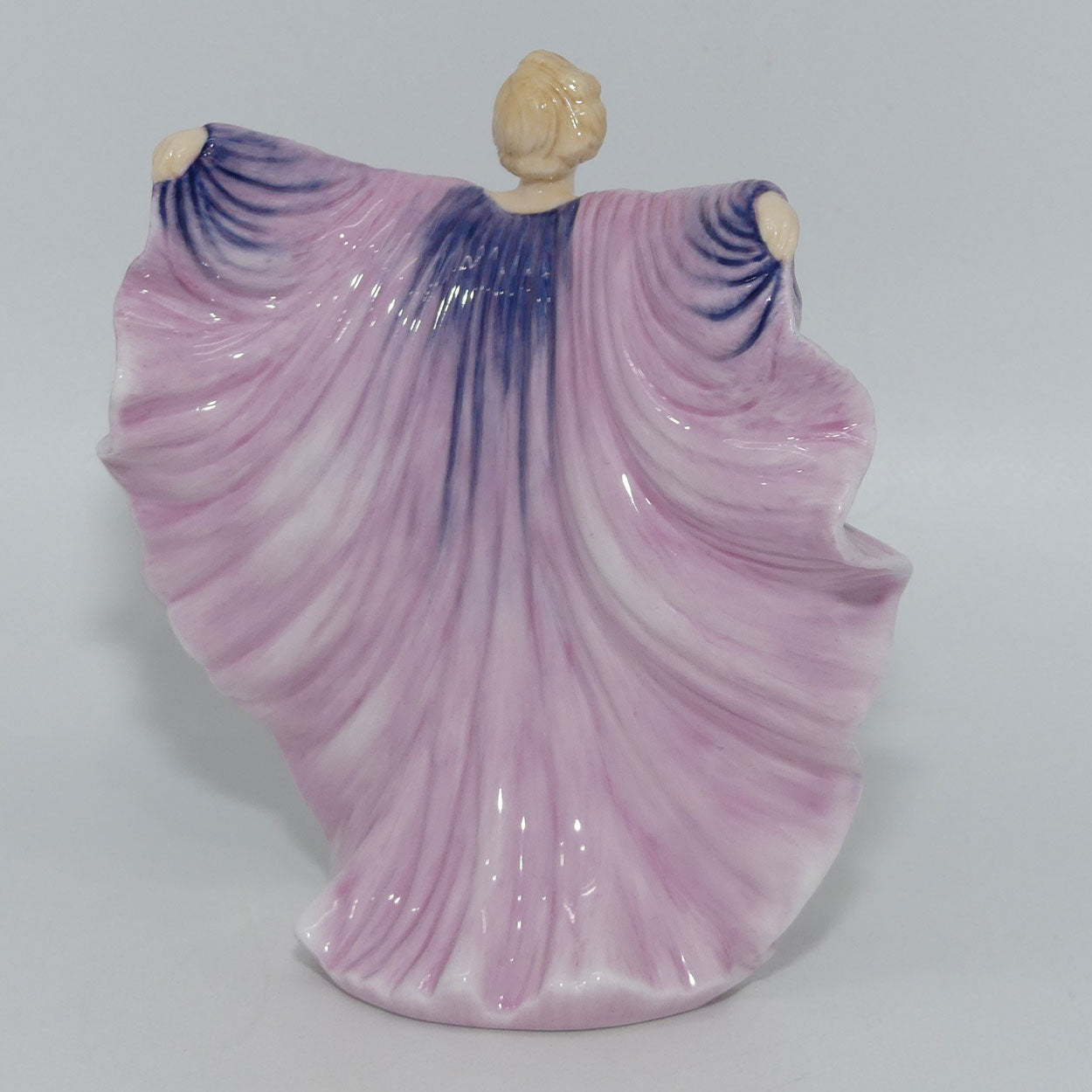 hn5655-royal-doulton-figure-isadora-hn-icons