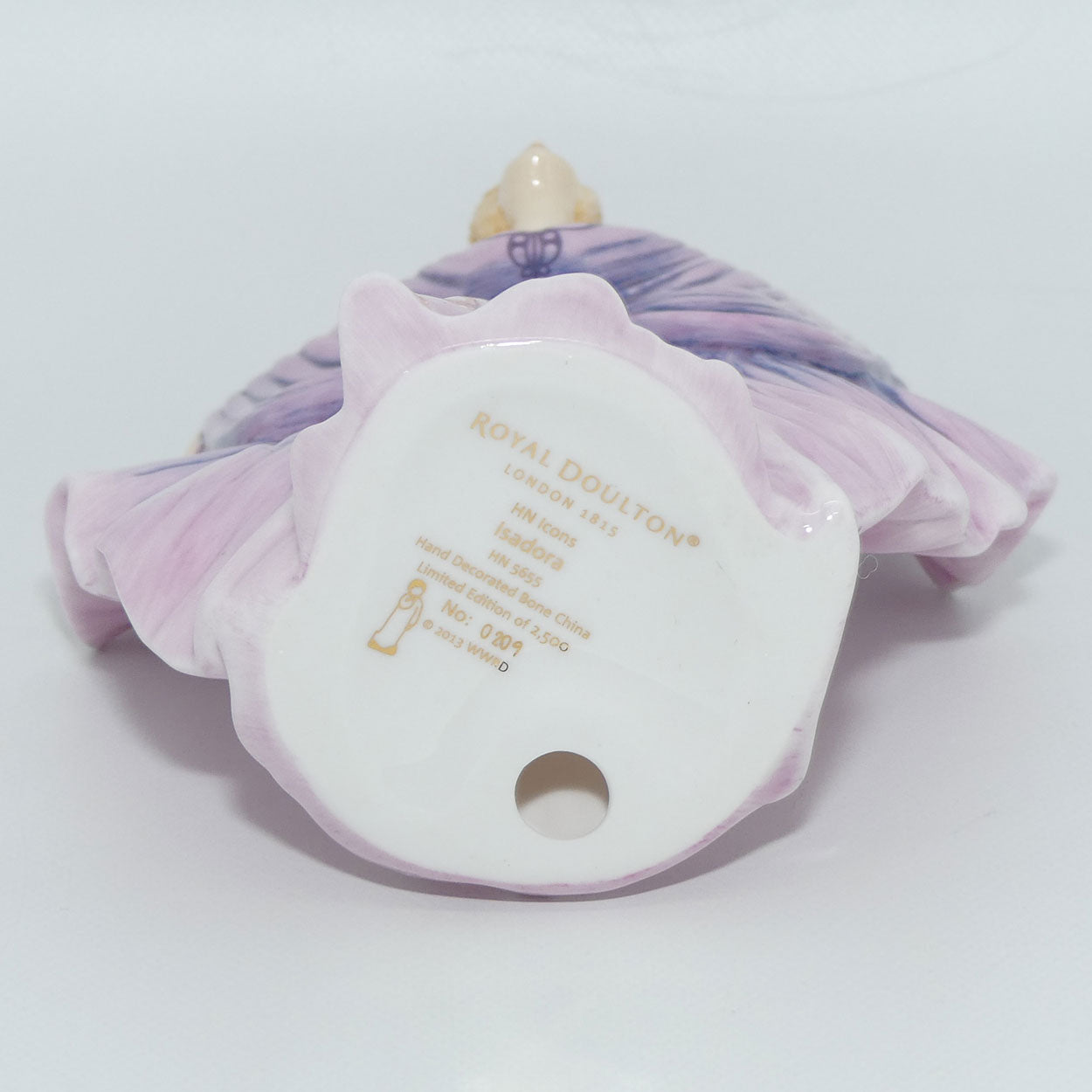 hn5655-royal-doulton-figure-isadora-hn-icons