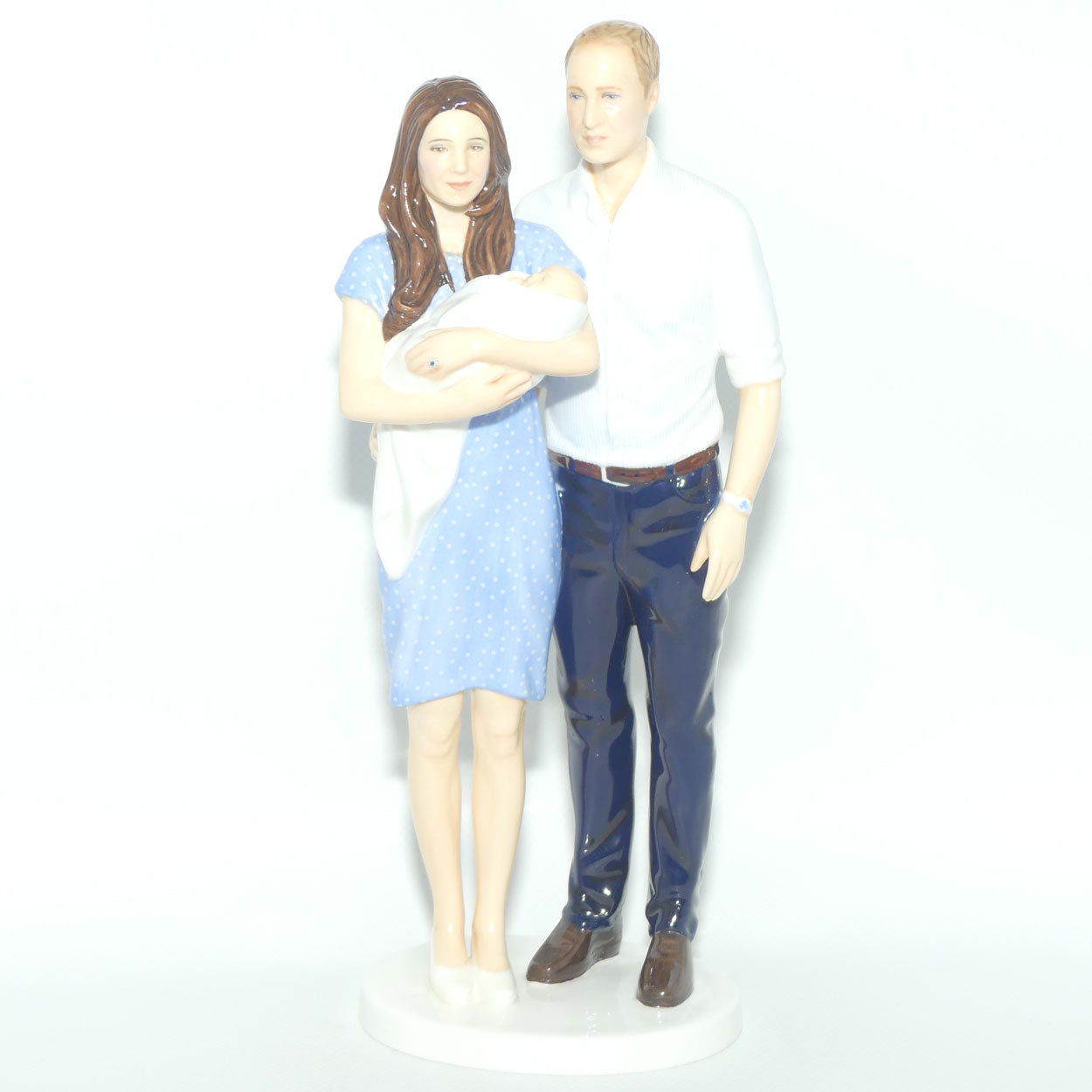 HN5716 Royal Doulton figure Prince George | A Royal Birth | LE 3028/4000 | Box + Cert