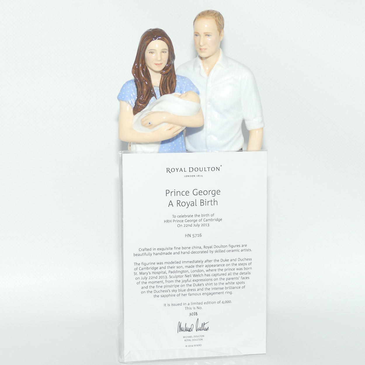 HN5716 Royal Doulton figure Prince George | A Royal Birth | LE 3028/4000 | Box + Cert