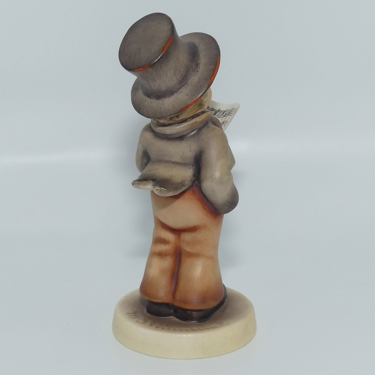 HUM131 MI Hummel figure Street Singer | TMK3