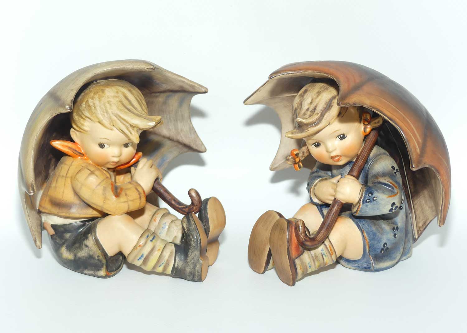 HUM0152/0A-0152/0B MI Hummel figure pair Umbrella Boy & Umbrella Girl | TMK4
