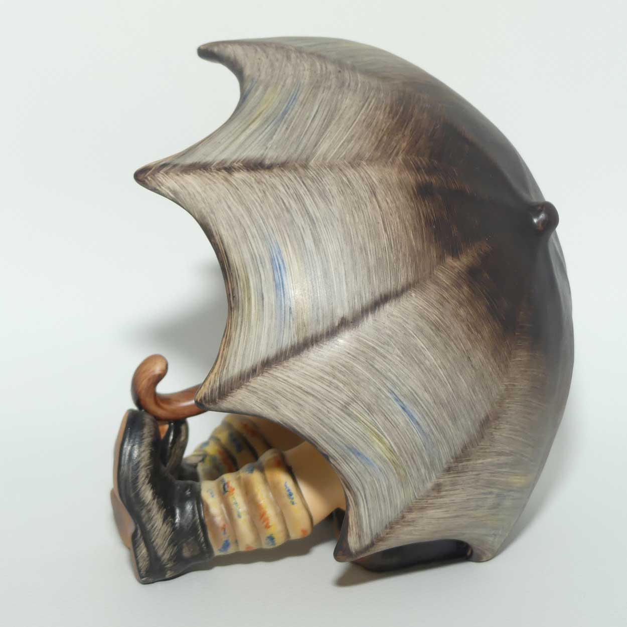 HUM0152/0A-0152/0B MI Hummel figure pair Umbrella Boy & Umbrella Girl | TMK6