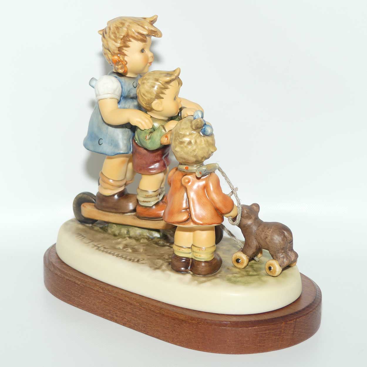 HUM2070 MI Hummel figure Scooter Time | TMK8 | boxed