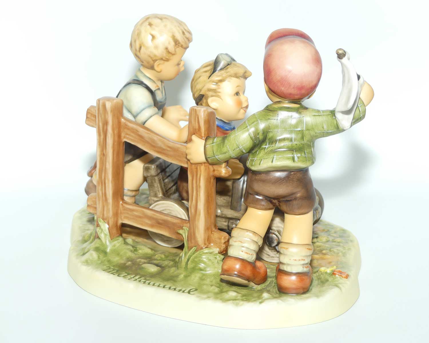 HUM2121 MI Hummel figure Soap Box Derby | Moments in Time | TMK8 | boxed