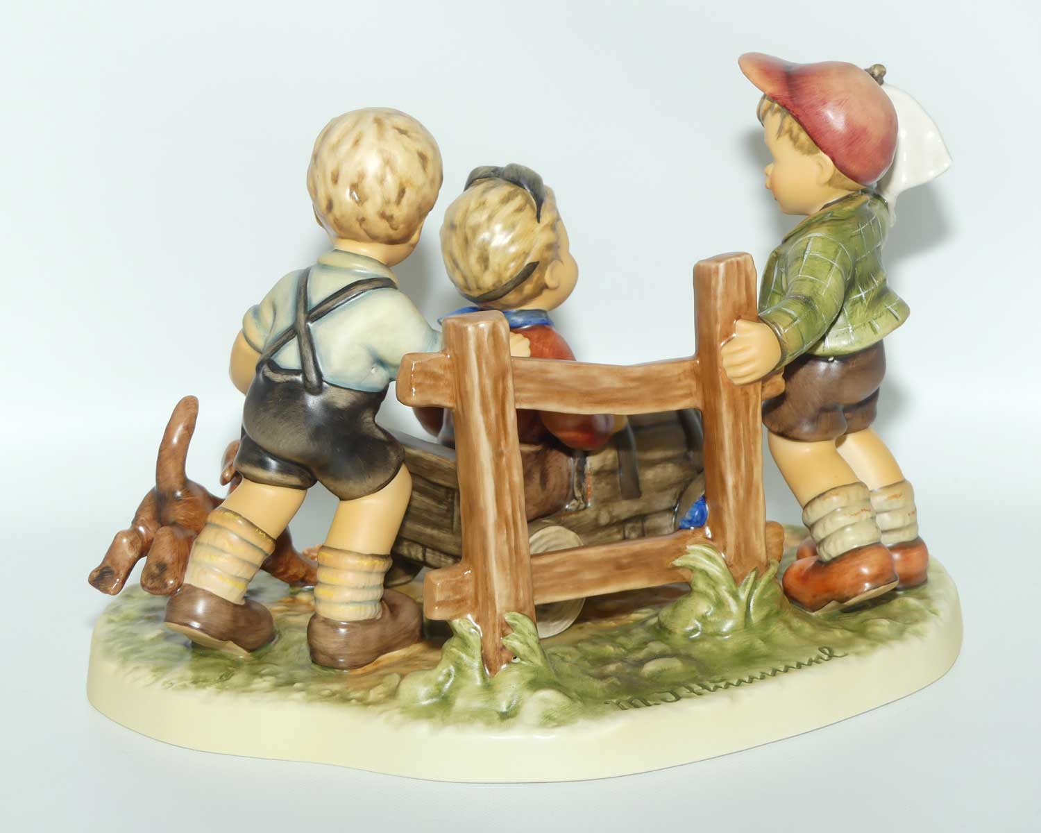 HUM2121 MI Hummel figure Soap Box Derby | Moments in Time | TMK8 | boxed