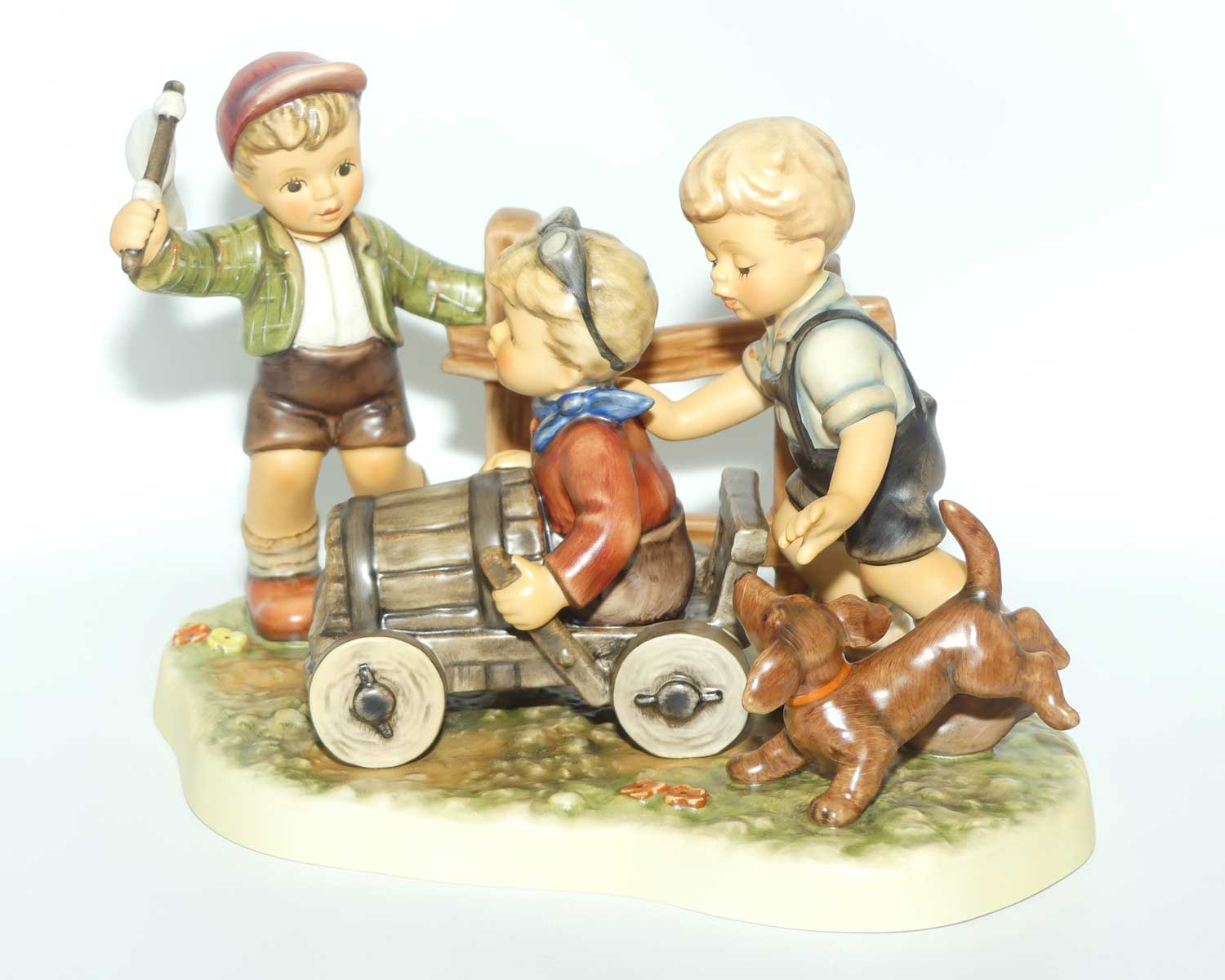 HUM2121 MI Hummel figure Soap Box Derby | Moments in Time | TMK8 | boxed