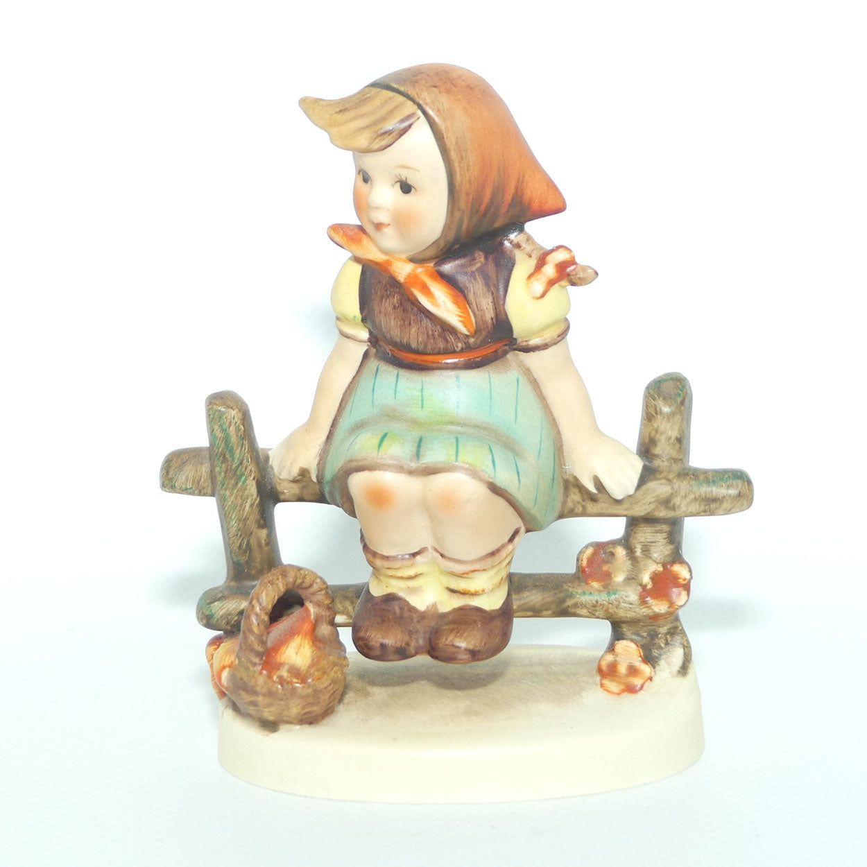 HUM0112/3/0 MI Hummel figure Just Resting | TMK4