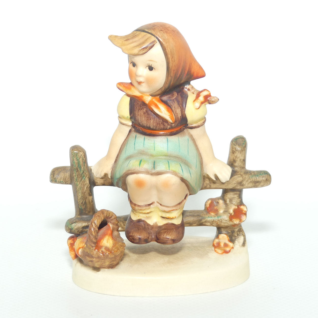 HUM0112/3/0 MI Hummel figure Just Resting | TMK4