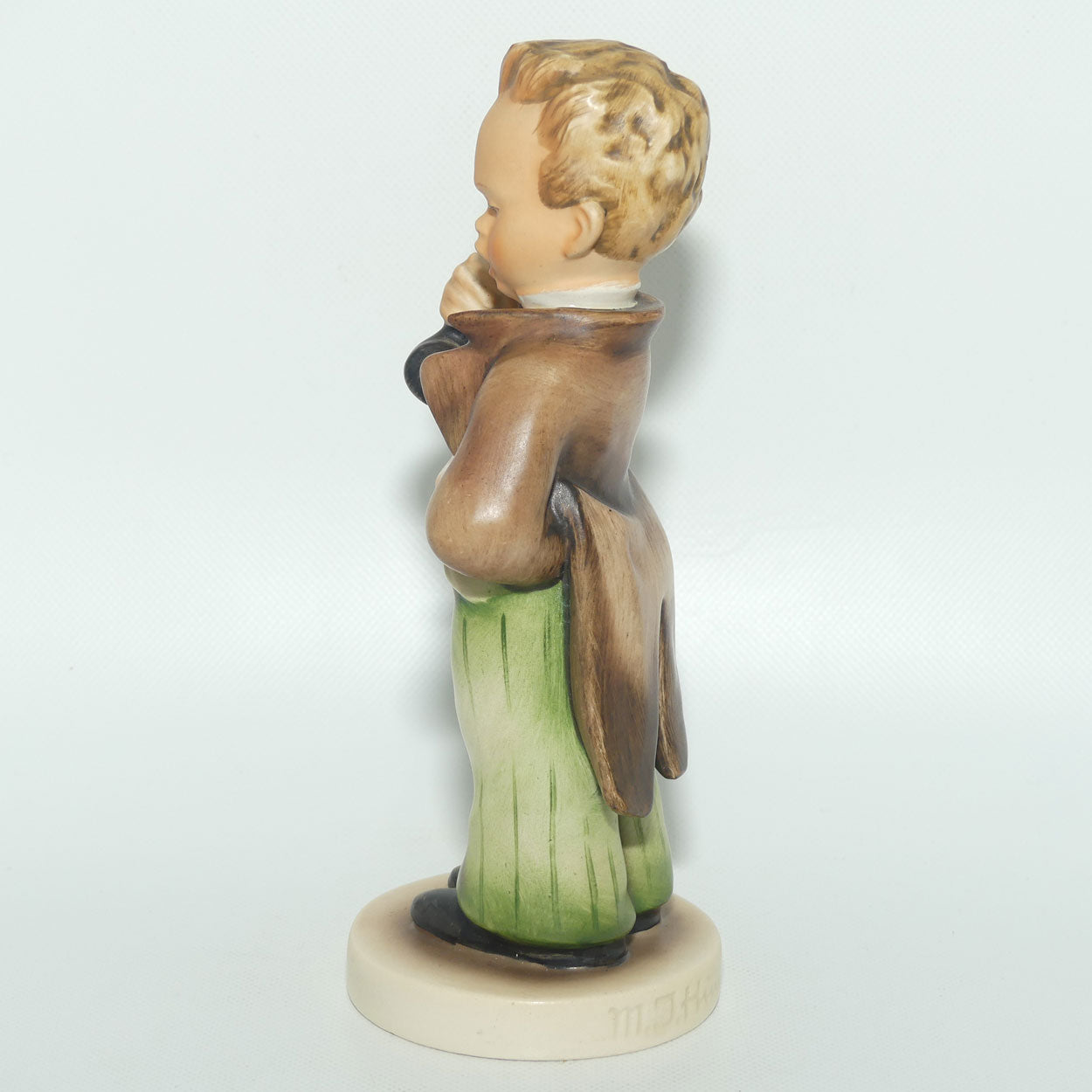 HUM0124/I MI Hummel figure Hello | Green Trousers | TMK3