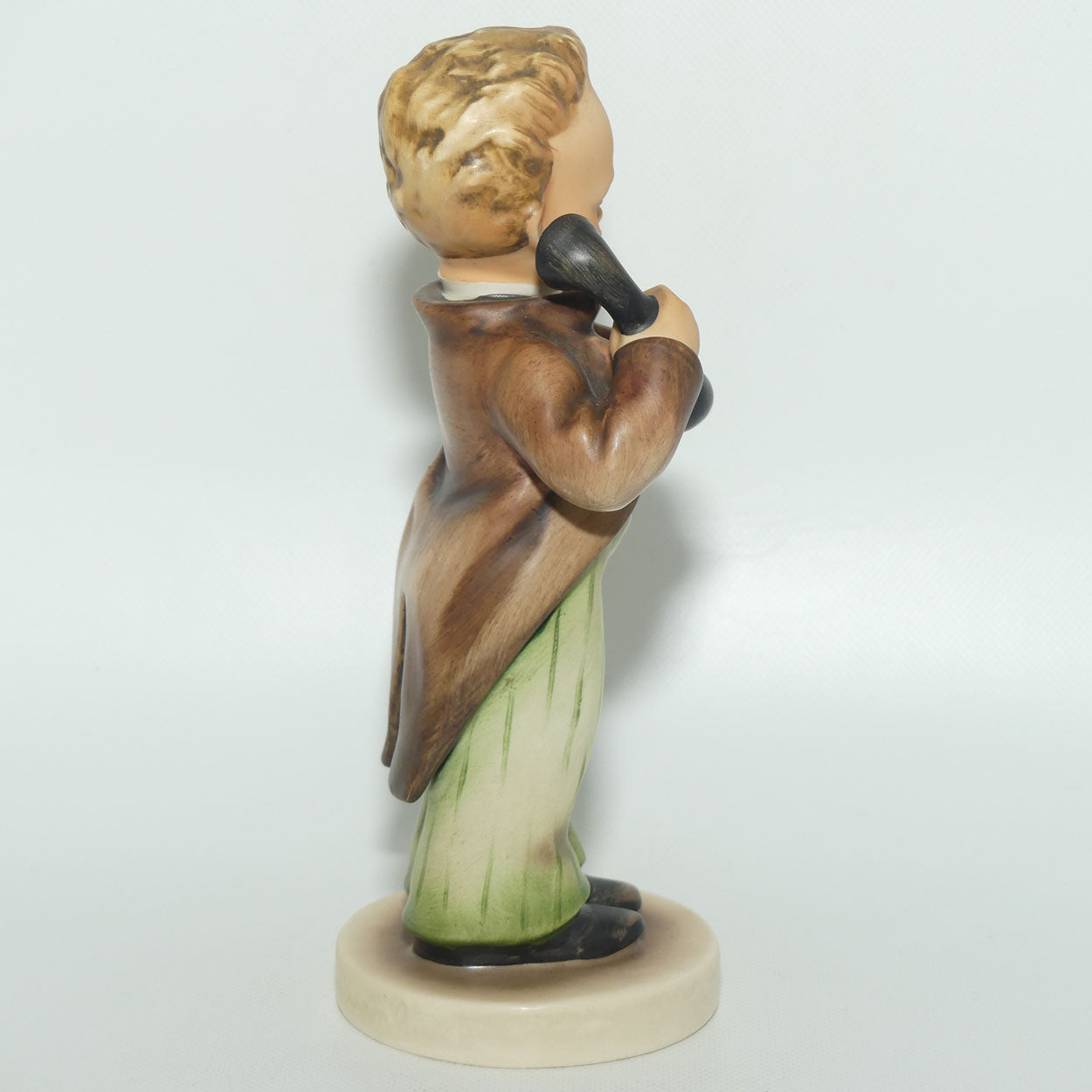 HUM0124/I MI Hummel figure Hello | Green Trousers | TMK3