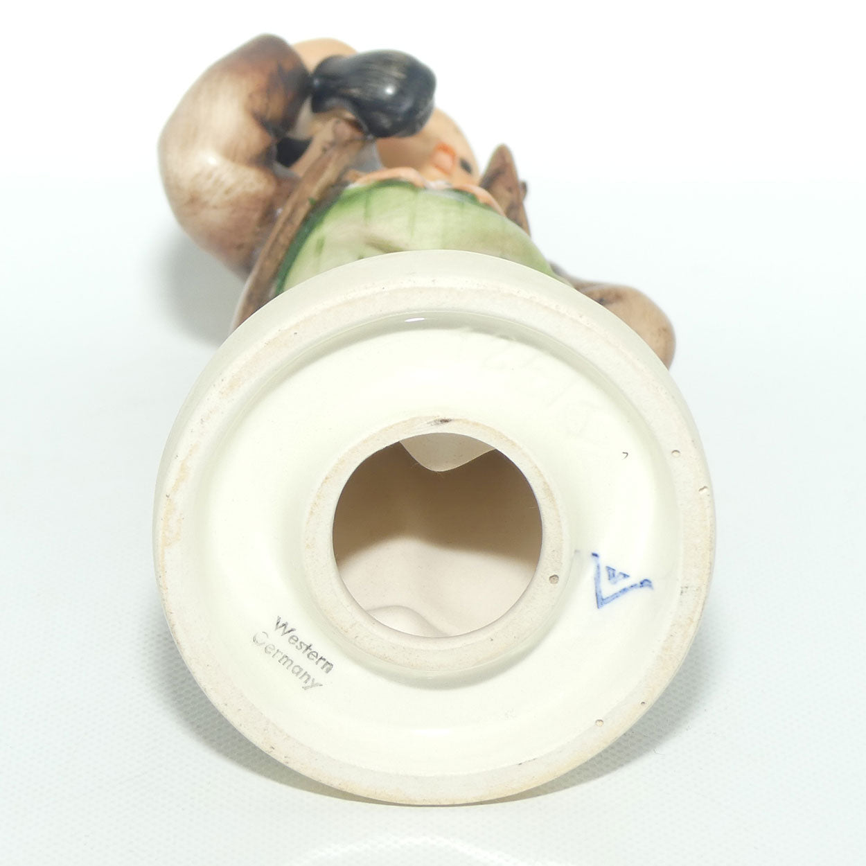 HUM0124/I MI Hummel figure Hello | Green Trousers | TMK3