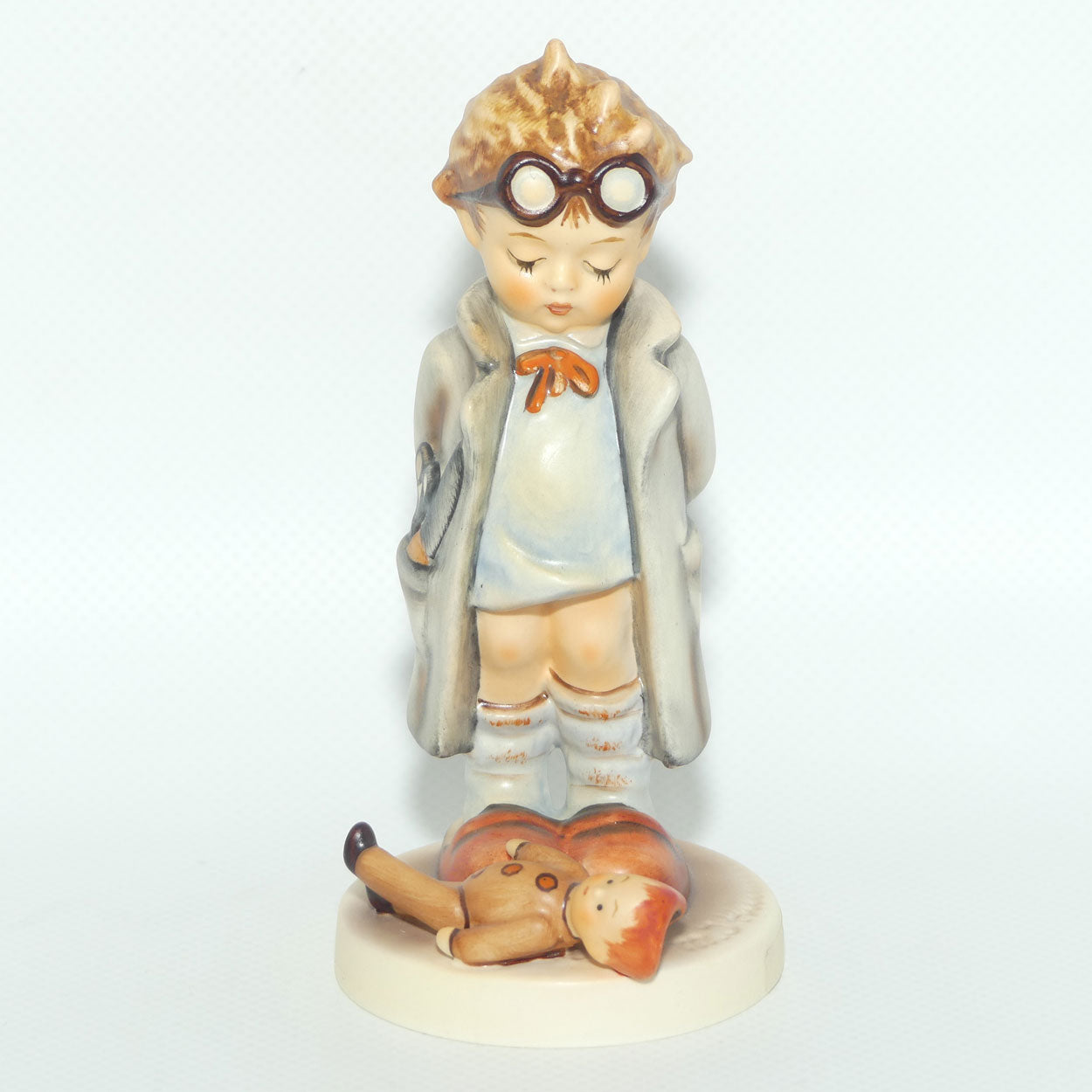 HUM0127 MI Hummel figure Doctor | TMK7 | boxed