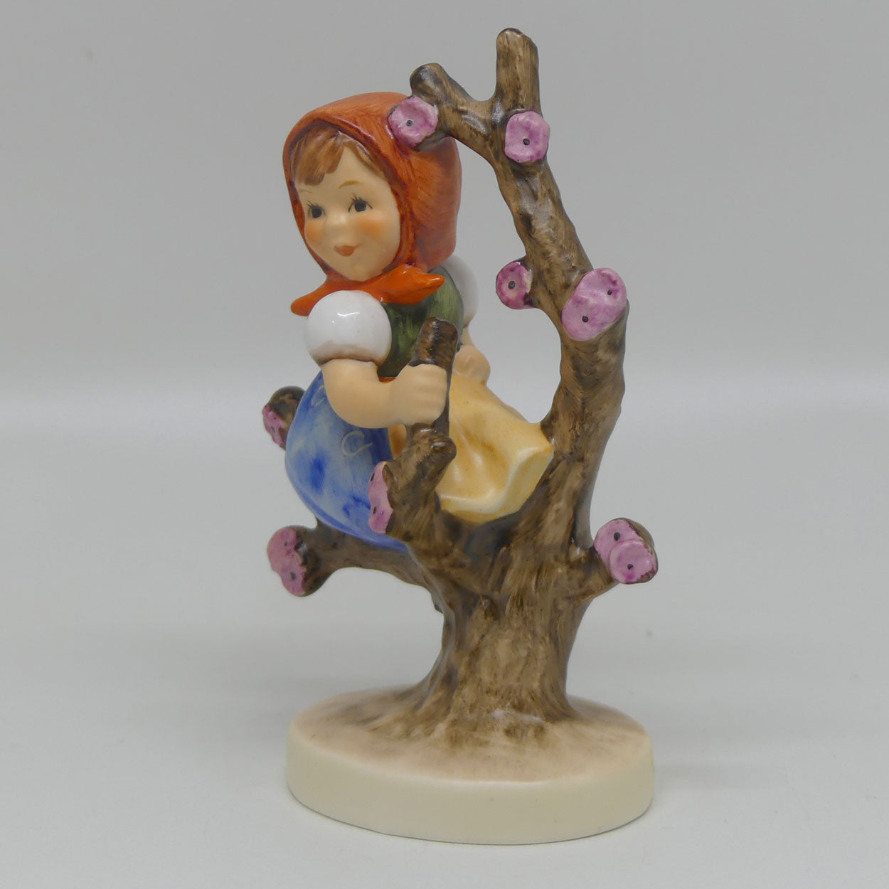 hum0141-3-0-mi-hummel-figure-apple-tree-girl-tmk6