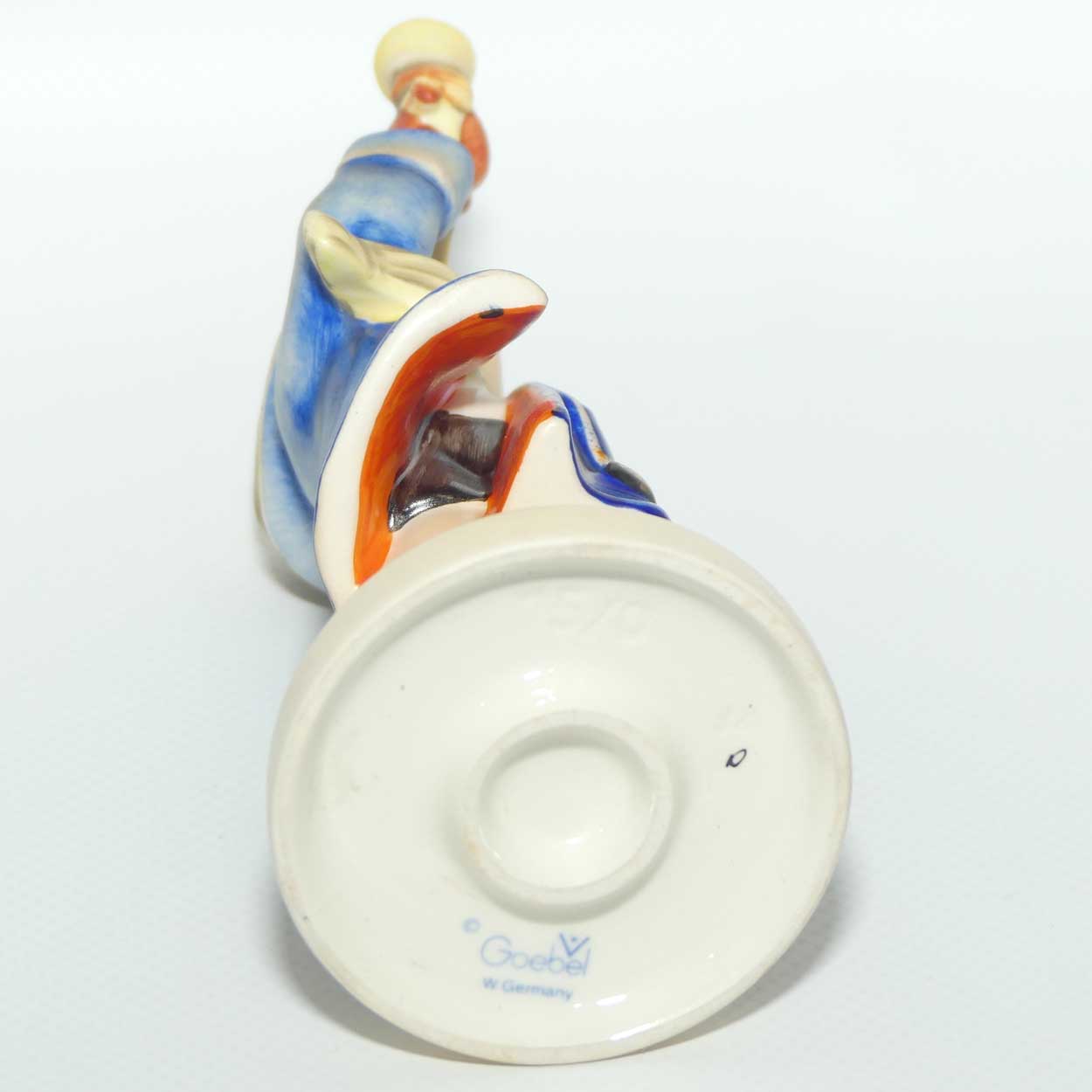 HUM0015/0 MI Hummel figure Hear Ye, Hear Ye | TMK5