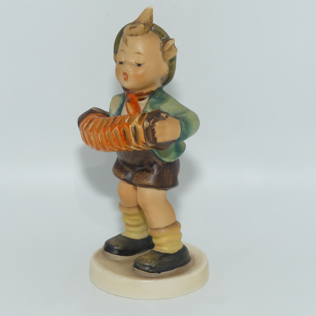 HUM0185 MI Hummel figure Accordion Boy | TMK3