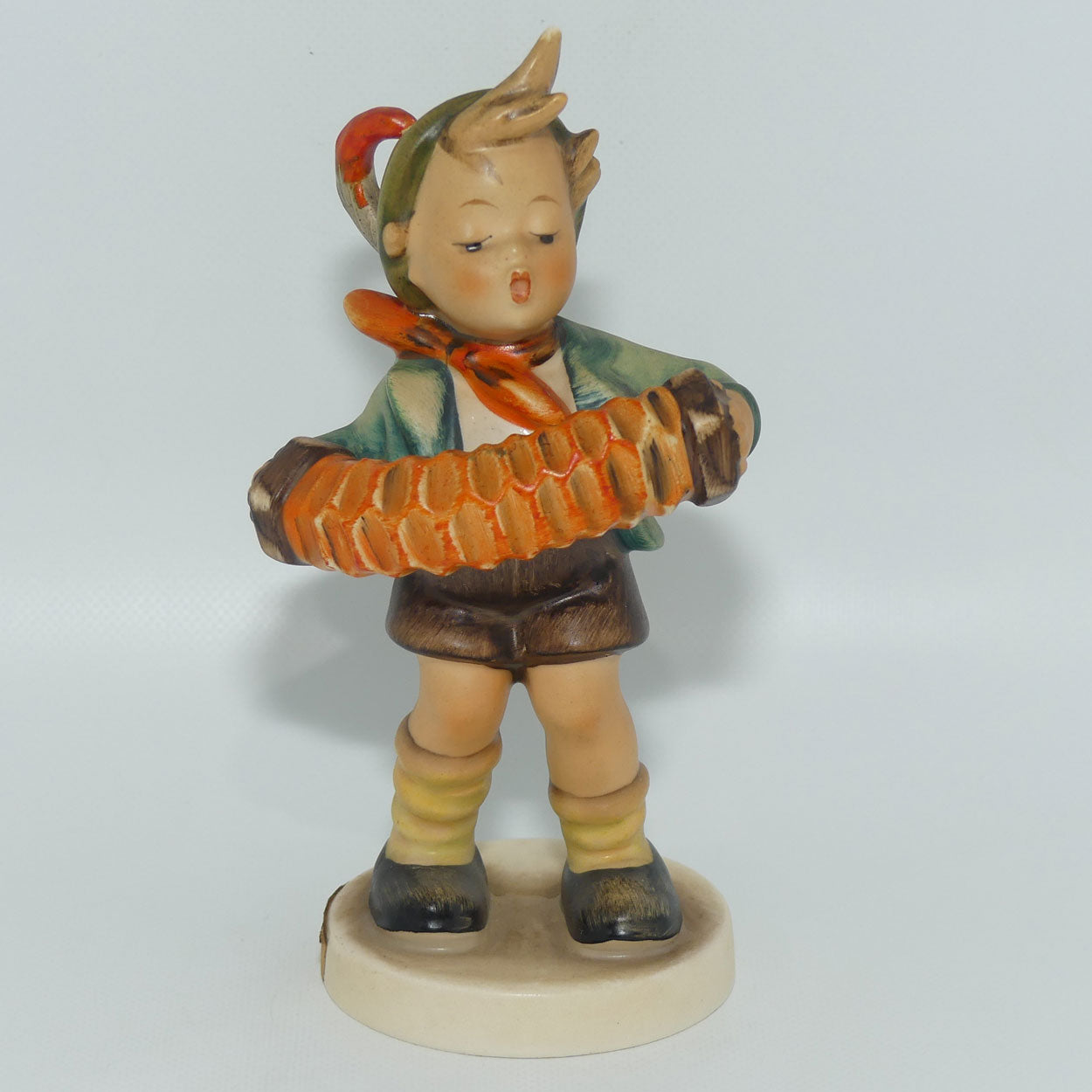 HUM0185 MI Hummel figure Accordion Boy | TMK3