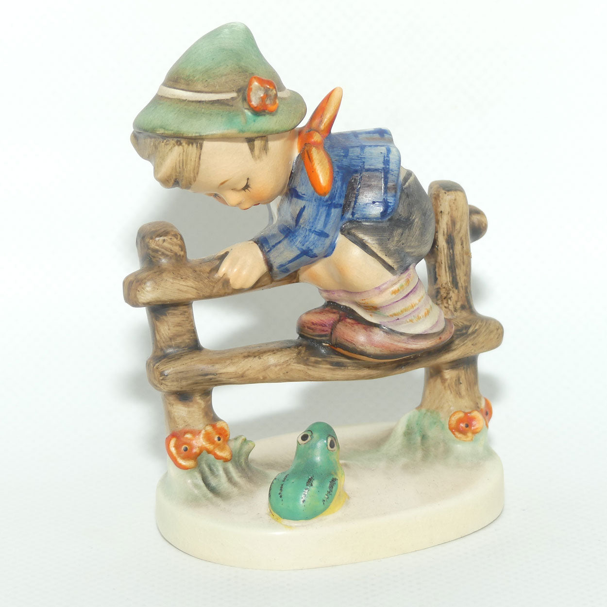 HUM0201/2/0 MI Hummel figure Retreat to Safety | TMK4
