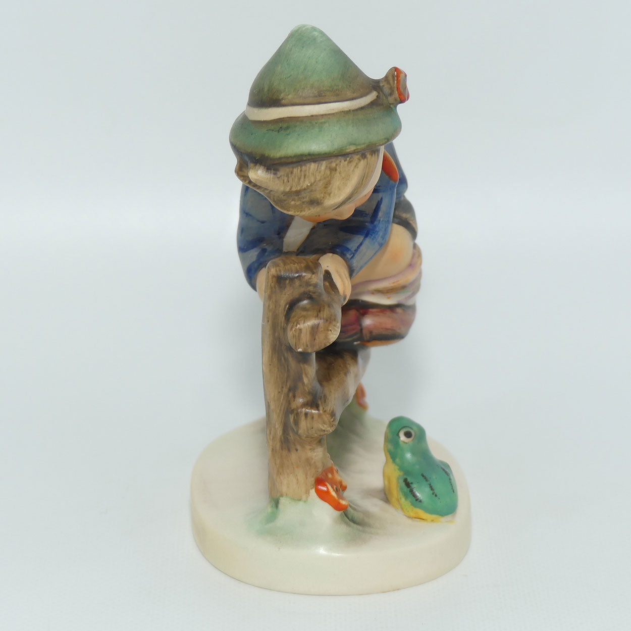 HUM201/2/0 MI Hummel figure Retreat to Safety | TMK4