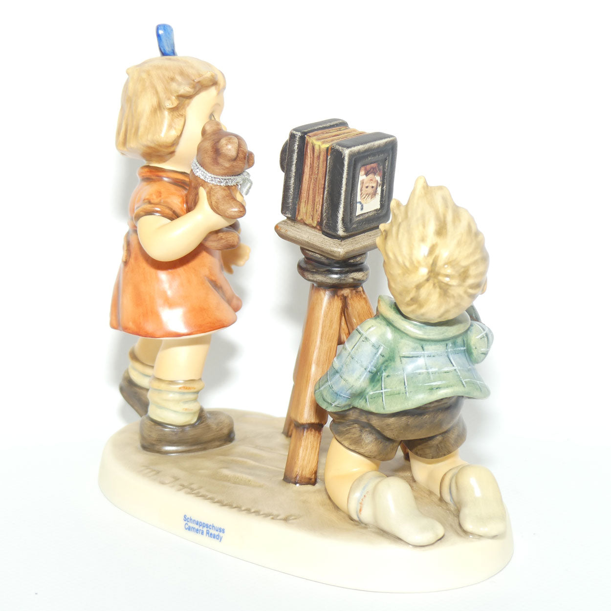 HUM2132 MI Hummel figure Camera Ready | TMK8 | boxed