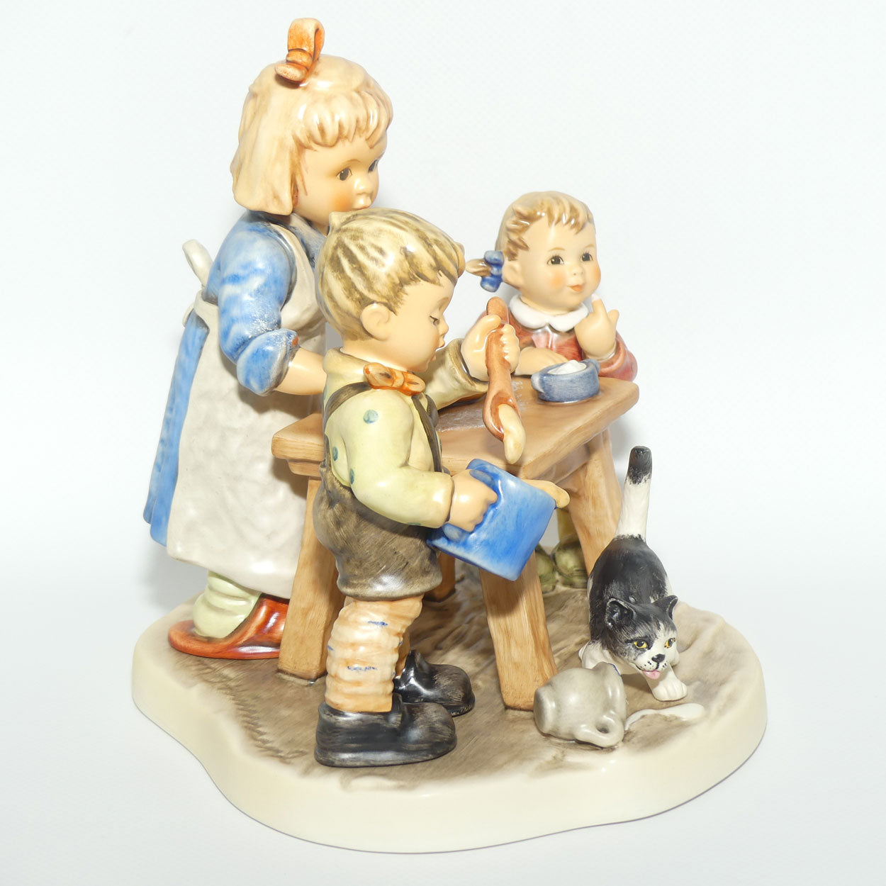 HUM2162 MI Hummel figure Baker's Delight | TMK8 | LE 1415/5000 | boxed