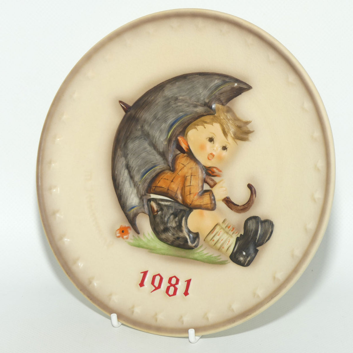 HUM0274 MI Hummel Annual Plate 1981 | Umbrella Boy