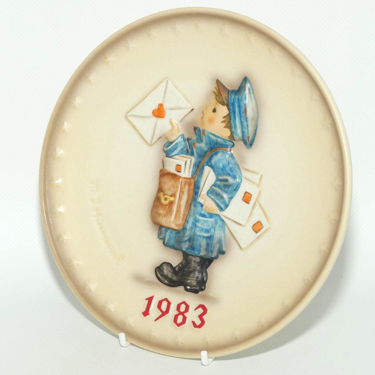 HUM0276 MI Hummel Annual Plate 1983 | Postman