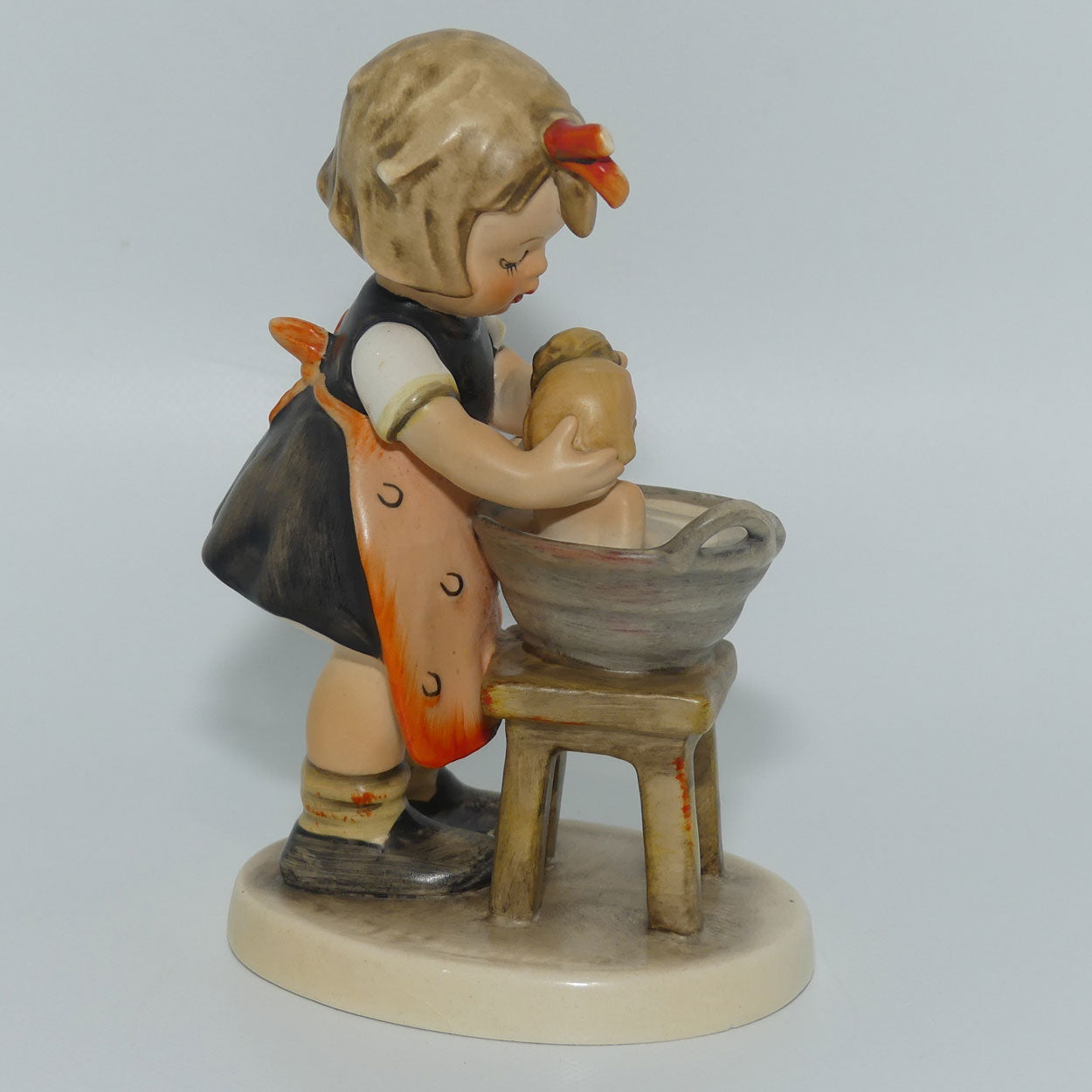 HUM0319 MI Hummel figure Doll Bath | TMK4