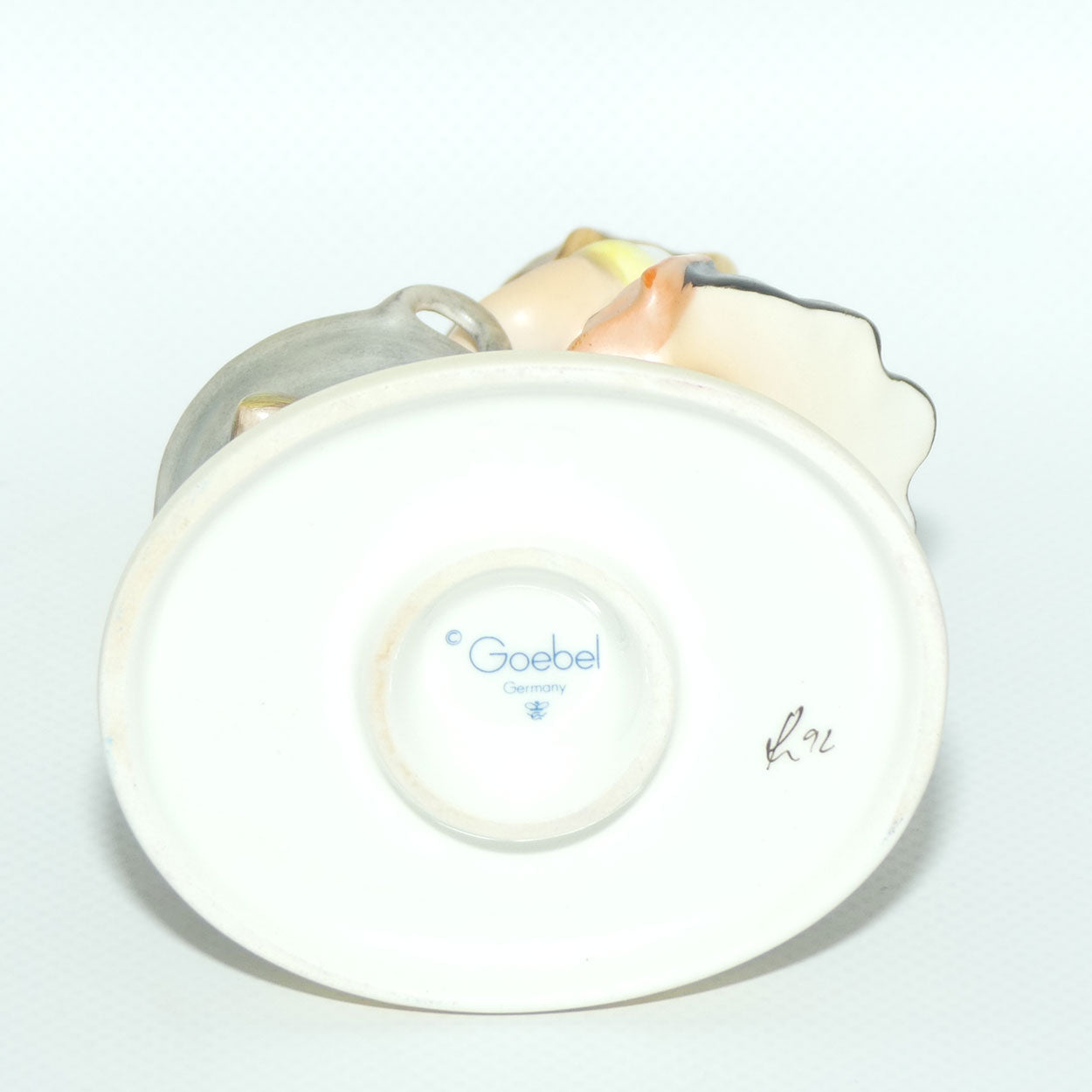 HUM0319 MI Hummel figure Doll Bath | TMK7 | boxed