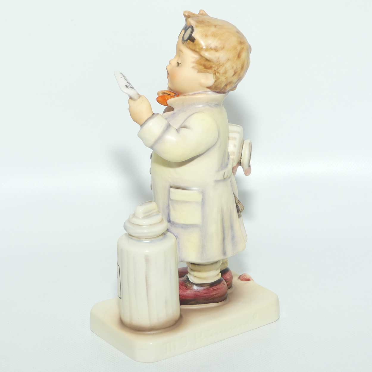 HUM0322/E MI Hummel figure Little Pharmacist | TMK8 | boxed