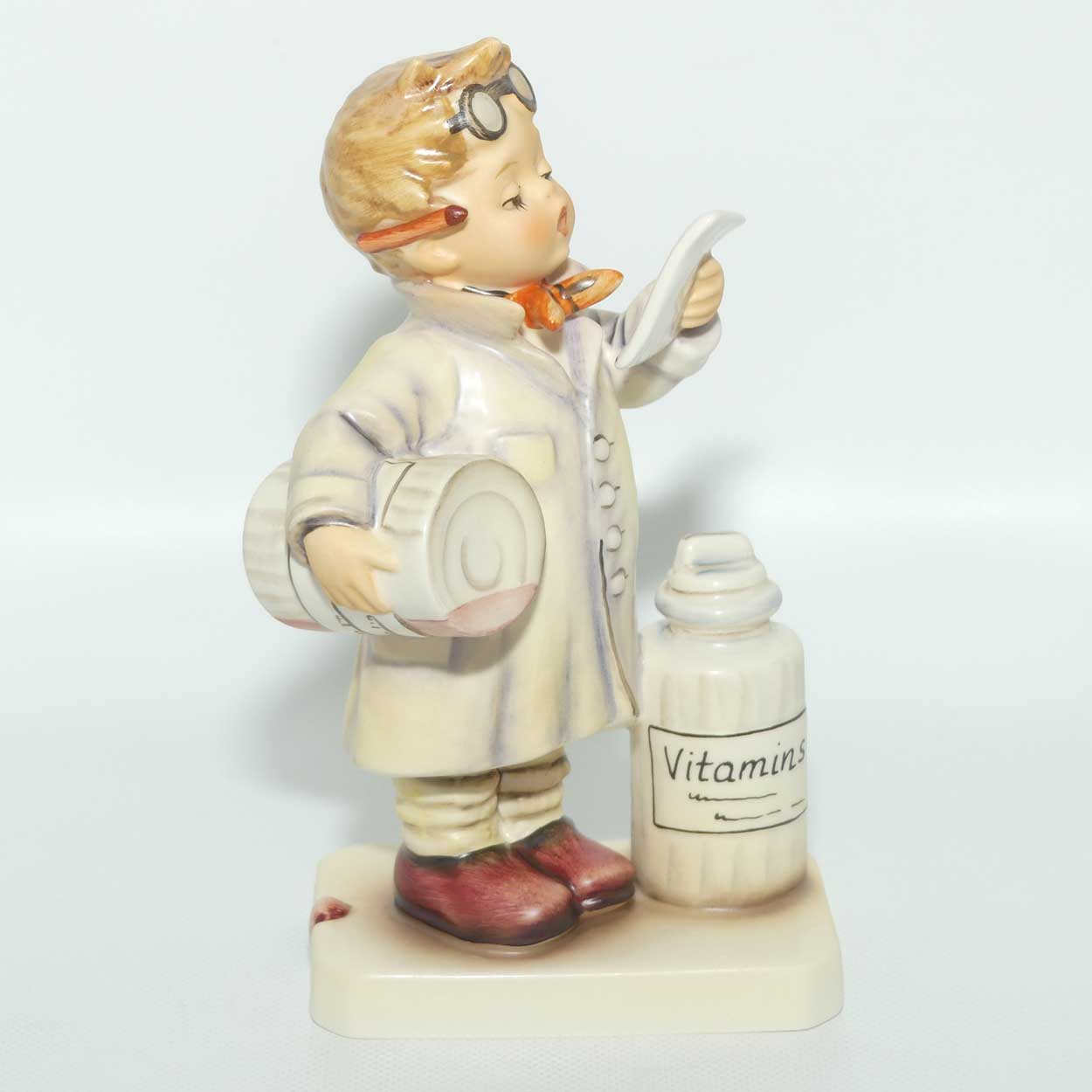 HUM0322/E MI Hummel figure Little Pharmacist | TMK8 | boxed