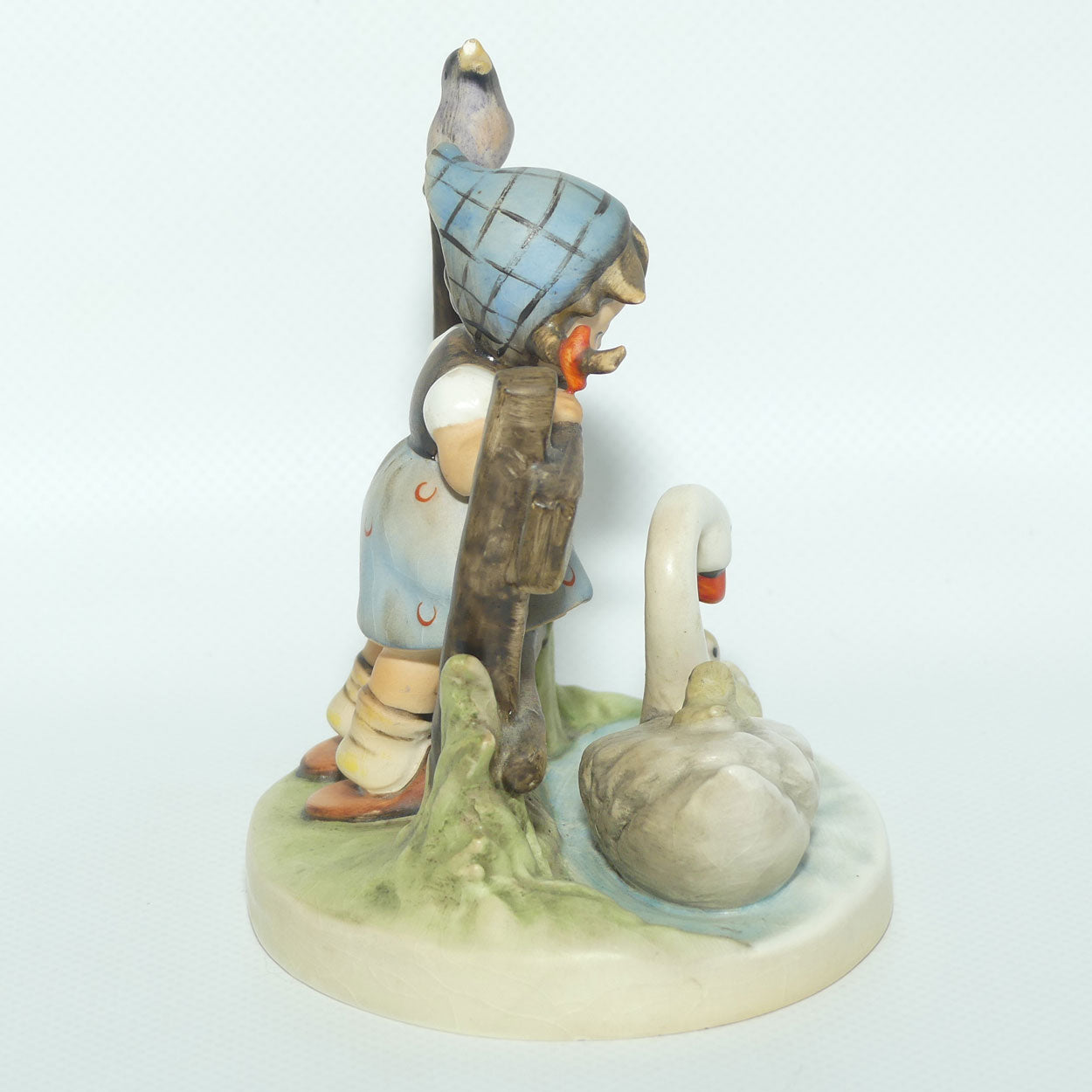 HUM344 MI Hummel figure Feathered Friends | TMK5