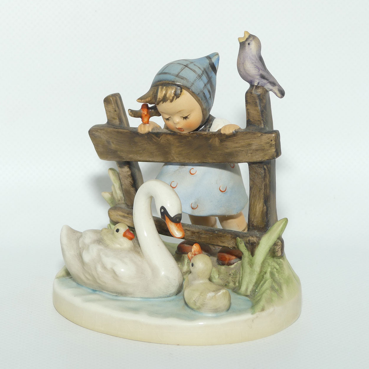 HUM344 MI Hummel figure Feathered Friends | TMK5