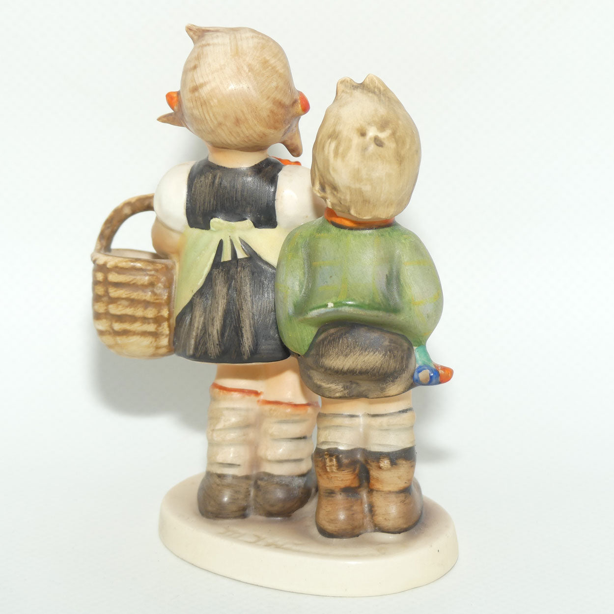 HUM0049/3/0 MI Hummel figure To Market | TMK3