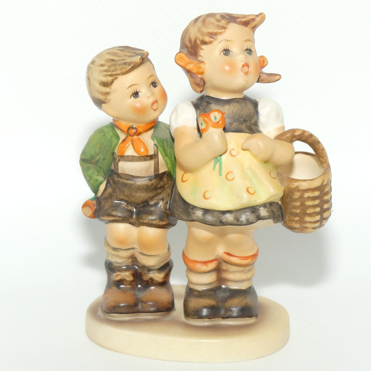 HUM0049/3/0 MI Hummel figure To Market | TMK5