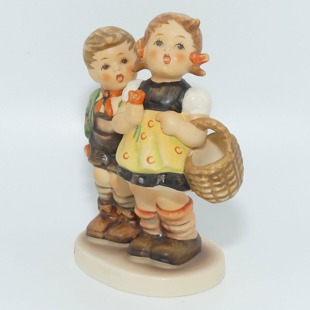 HUM0049/3/0 MI Hummel figure To Market | TMK6