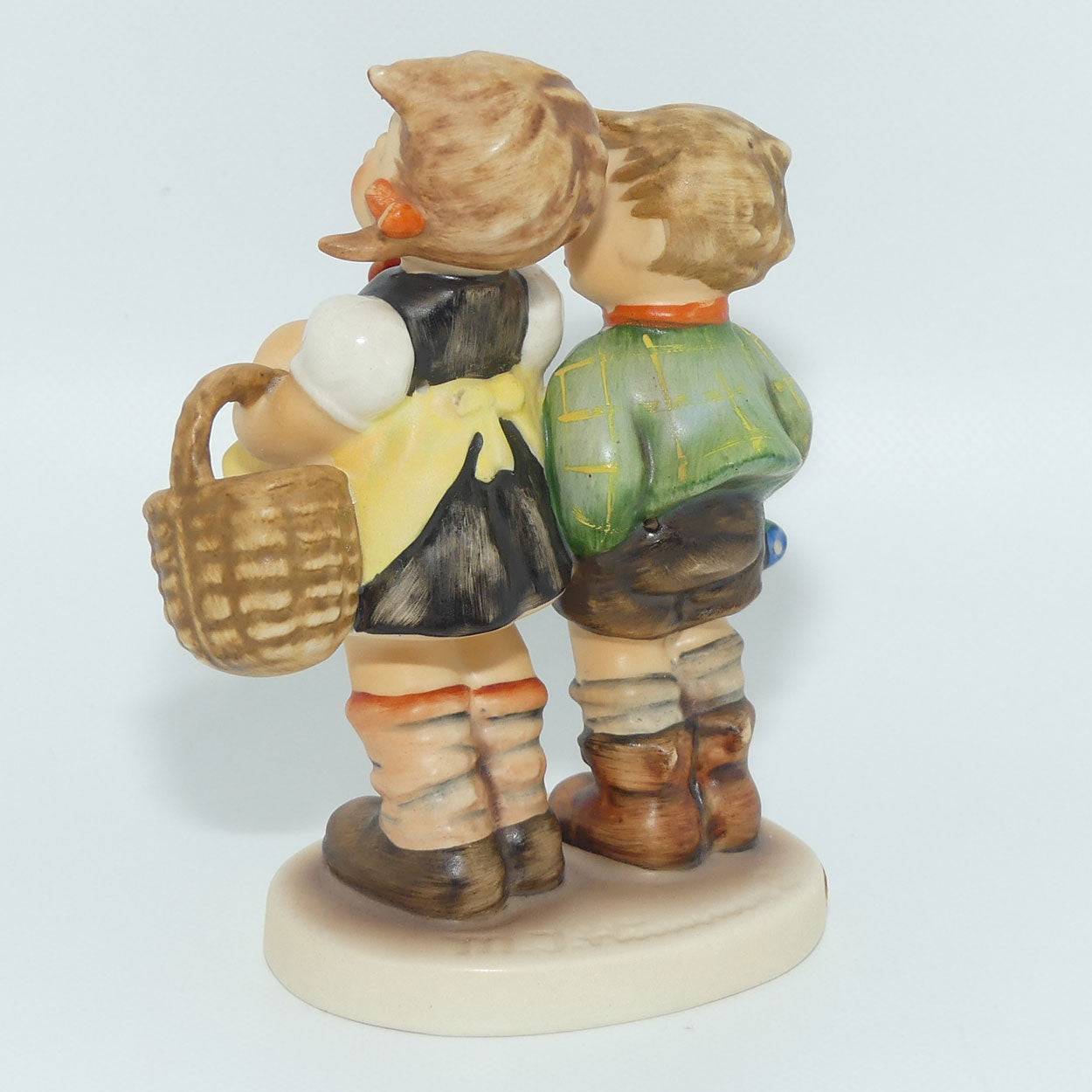 HUM0049/3/0 MI Hummel figure To Market | TMK6