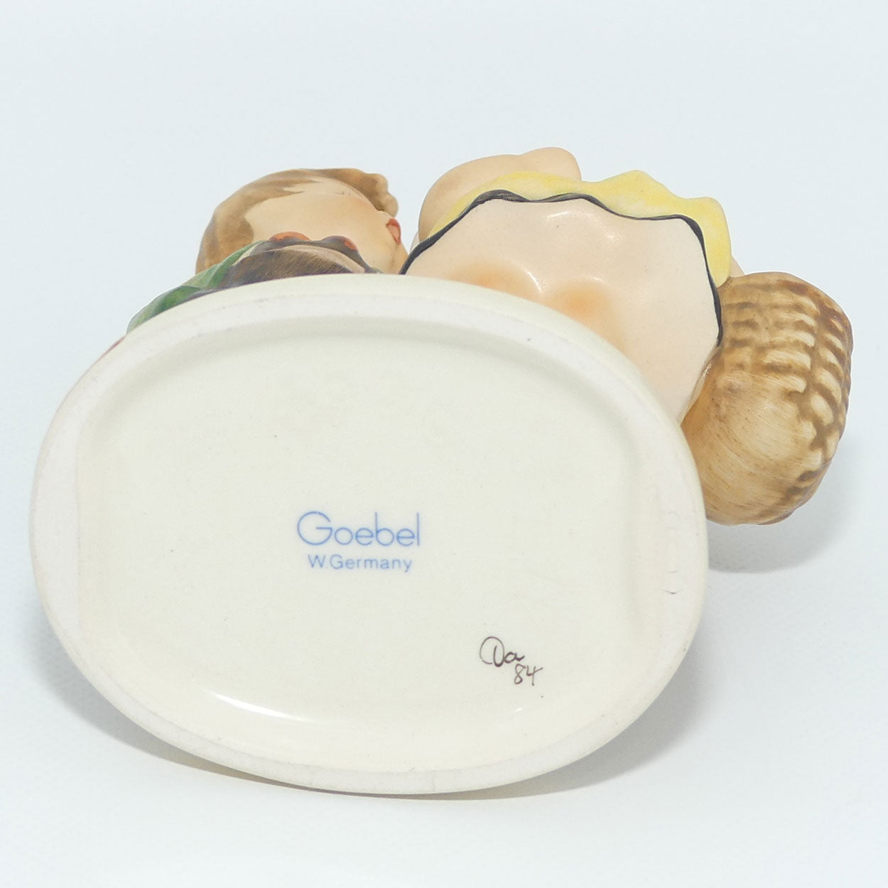 HUM0049/3/0 MI Hummel figure To Market | TMK6