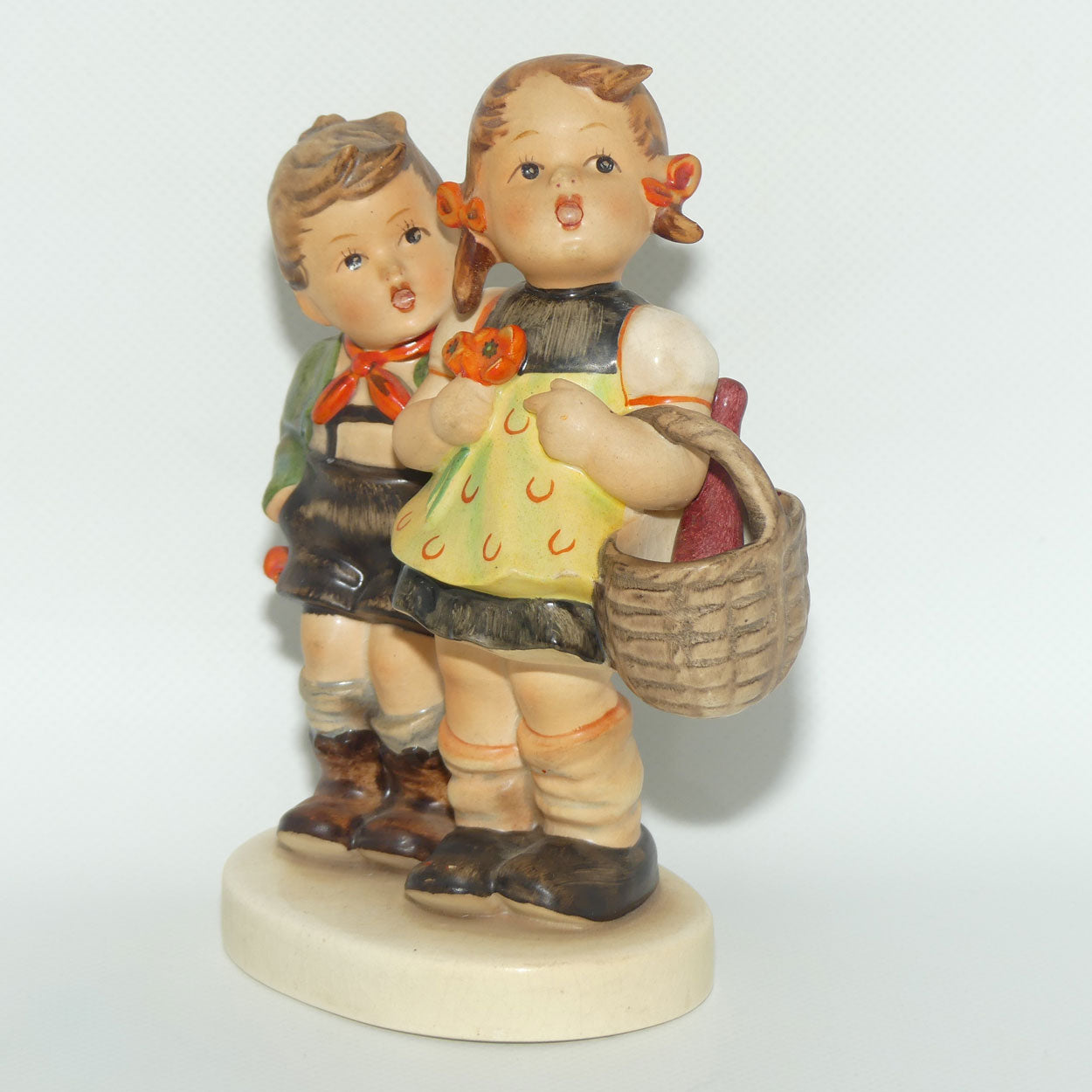 HUM0049 MI Hummel figure To Market | TMK1