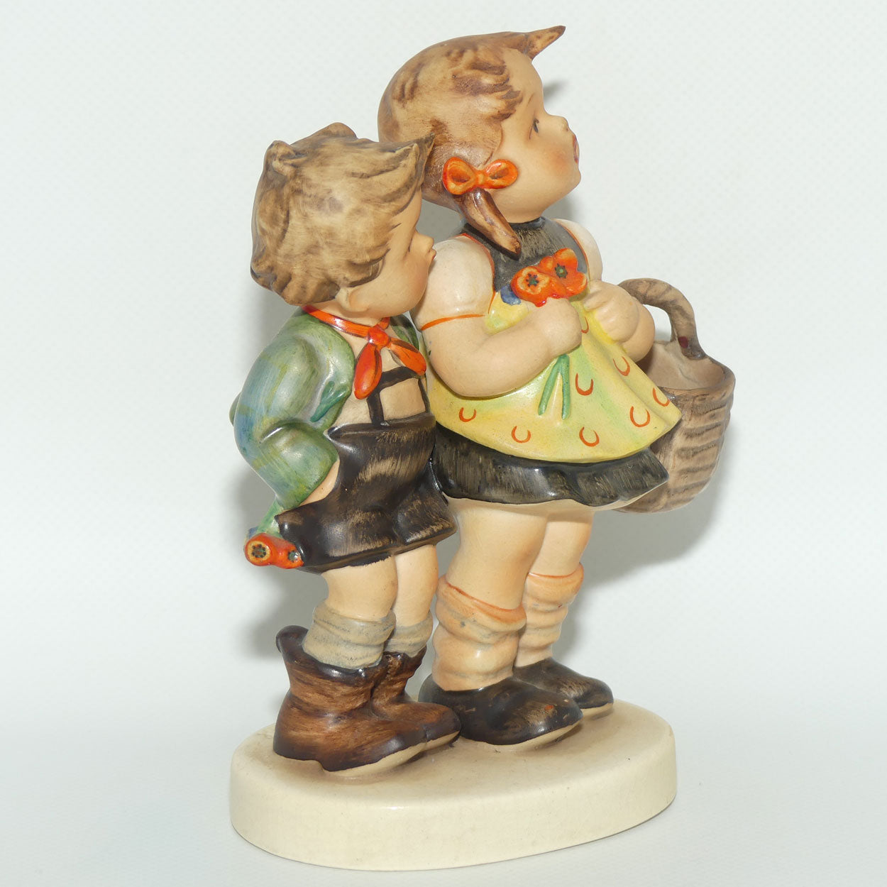 HUM0049 MI Hummel figure To Market | TMK1