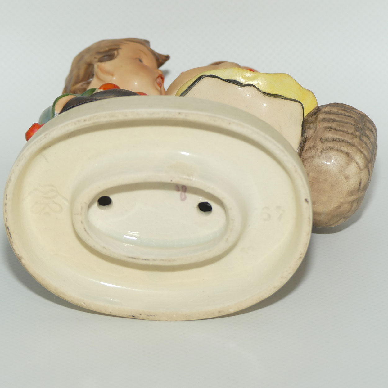 HUM0049 MI Hummel figure To Market | TMK1