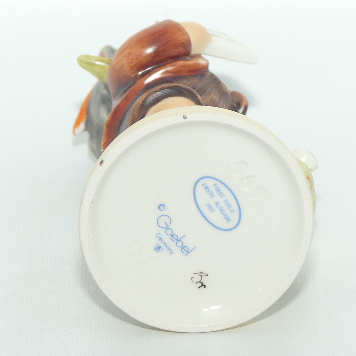 HUM0569 MI Hummel figure A Free Flight | TMK7