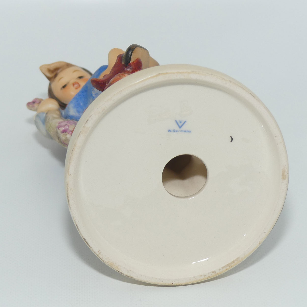 HUM0056/B MI Hummel figure Out of Danger | TMK3