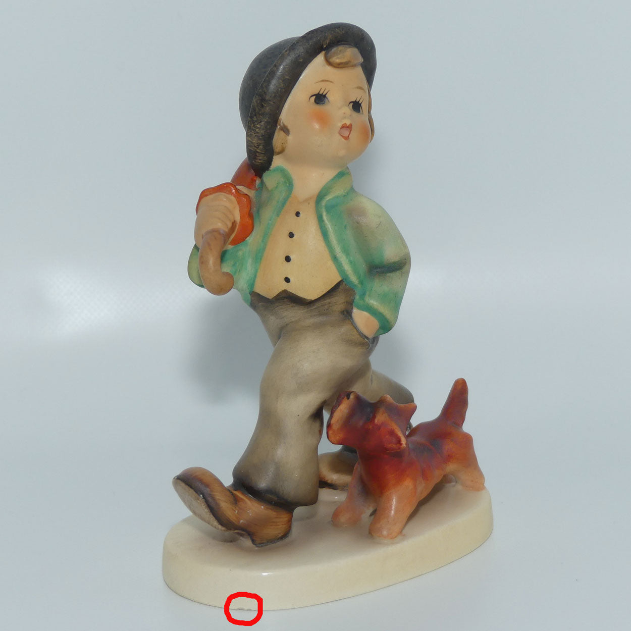 HUM0005 MI Hummel figure Strolling Along | TMK6