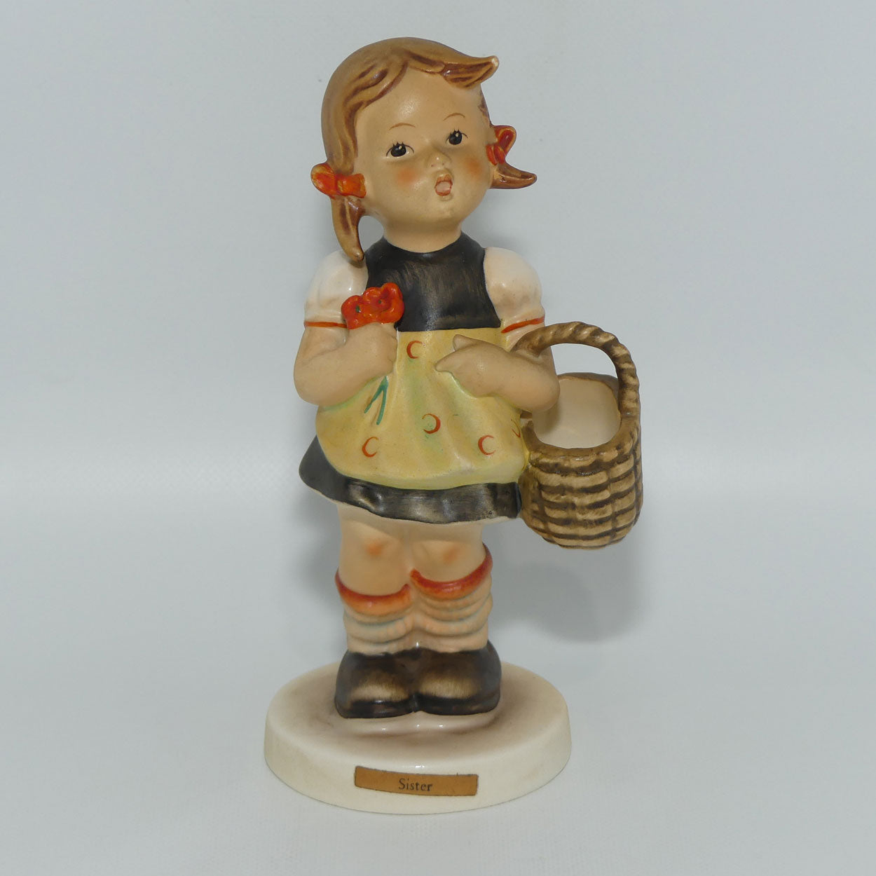 HUM0098 MI Hummel figure Sister | TMK3
